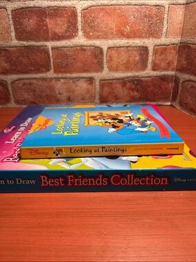 2 Disney Books Learn to Draw Best Friends Collection, Looking at Paintings